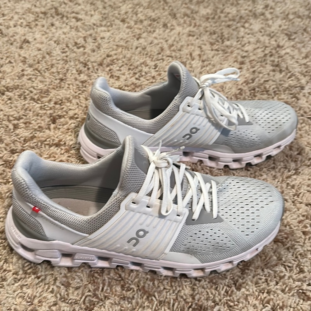ON cloud tennis shoes